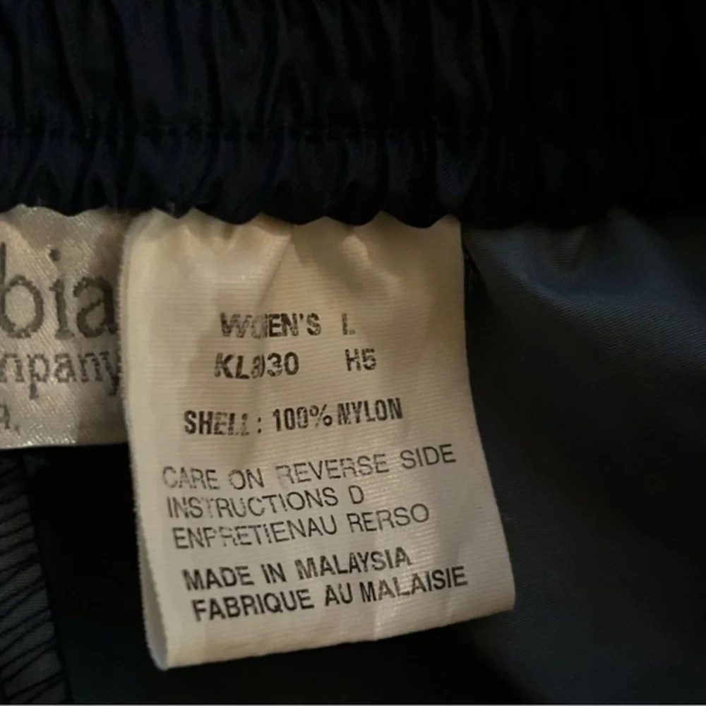 Columbia Women’s Vintage Nylon Track Pants Drawstring Zip Snap Ankle Large‎ Navy